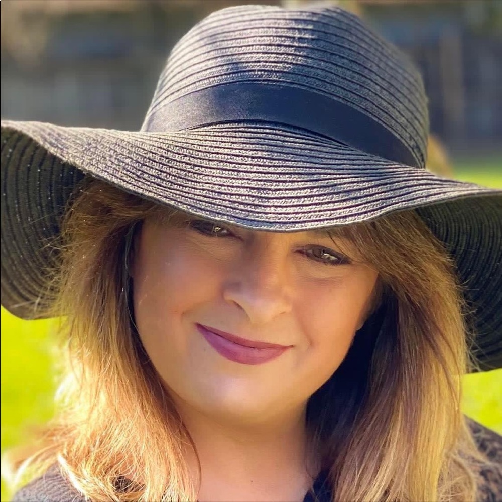 Meet your Posher, Jennifer